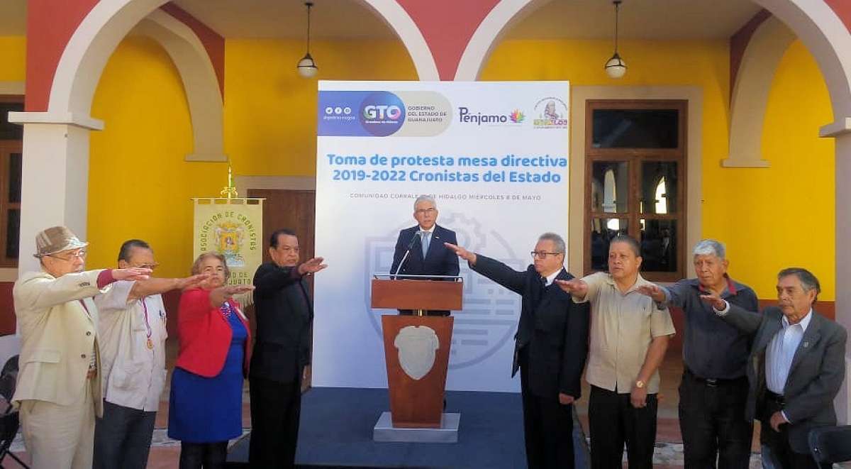 Ernesto Ayala hizo la toma de protesta a la nueva Mesa Directiva